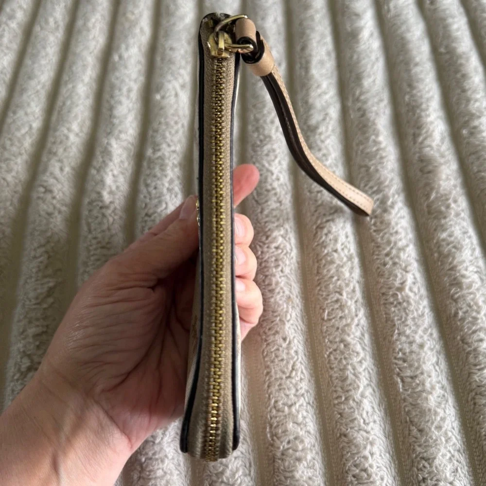 Coach Corner Zip Wristlet Horse and Carriage Print Cream Tan C4466